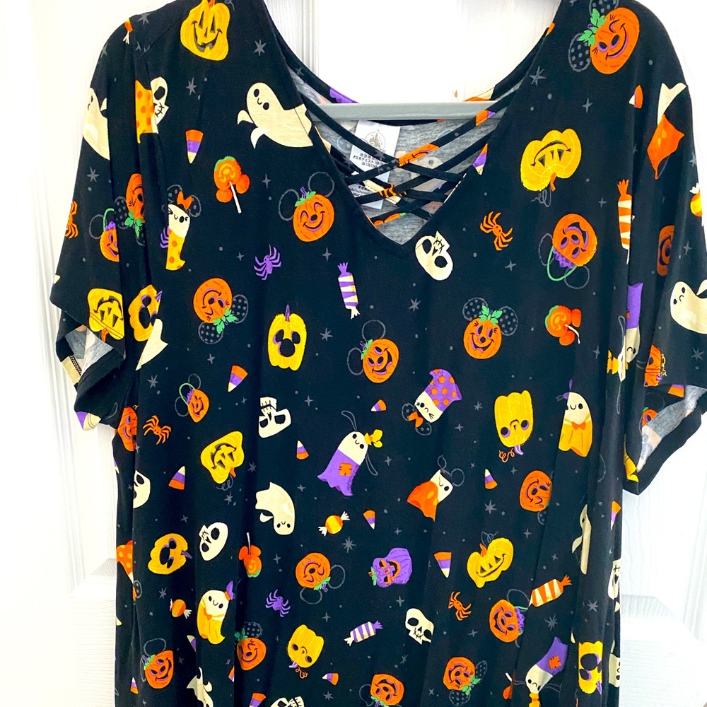Disney Parks Halloween Snacks shirt size 2X
